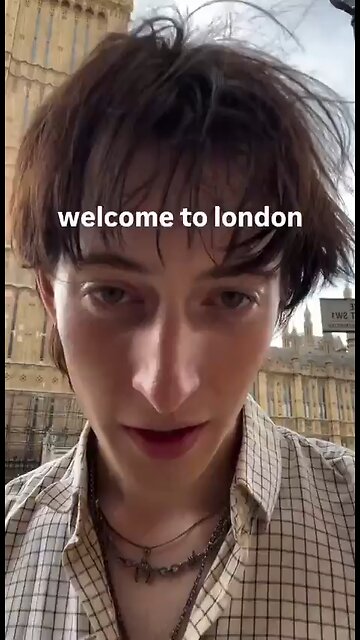 - I want to be an artist! I came to London from New Zealand!