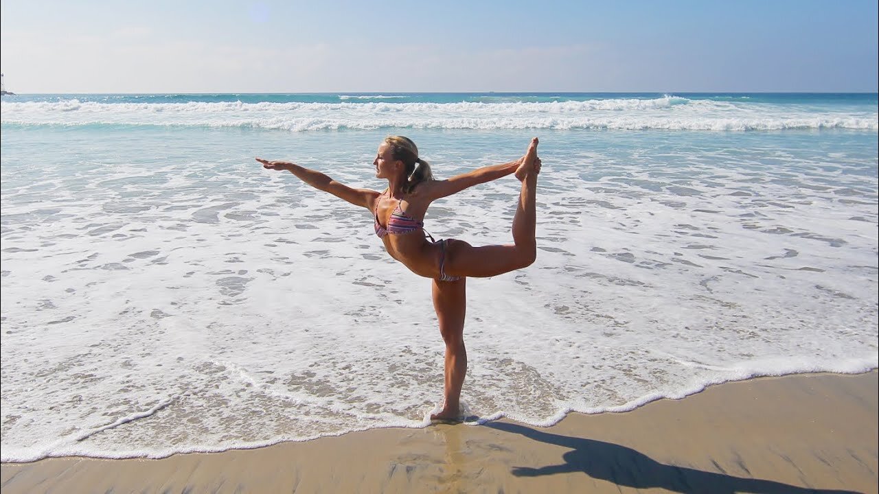 BIKINI BEACH YOGA BLOOPER