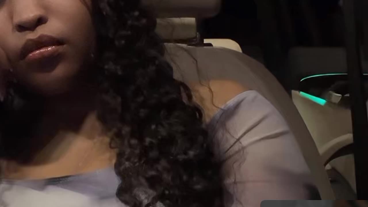 Liz chokes Kash up after throwing her wig