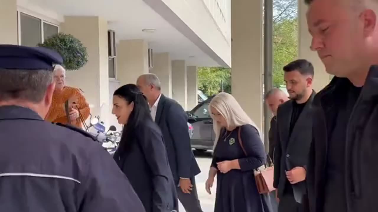 Me dosje në dorë, Belinda Balluku mbërrin në Bashkinë e Fierit, emërohen sot 4 nënkryetarët e rinj