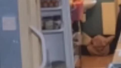 Man Encounters Doppelgänger of Daughter
