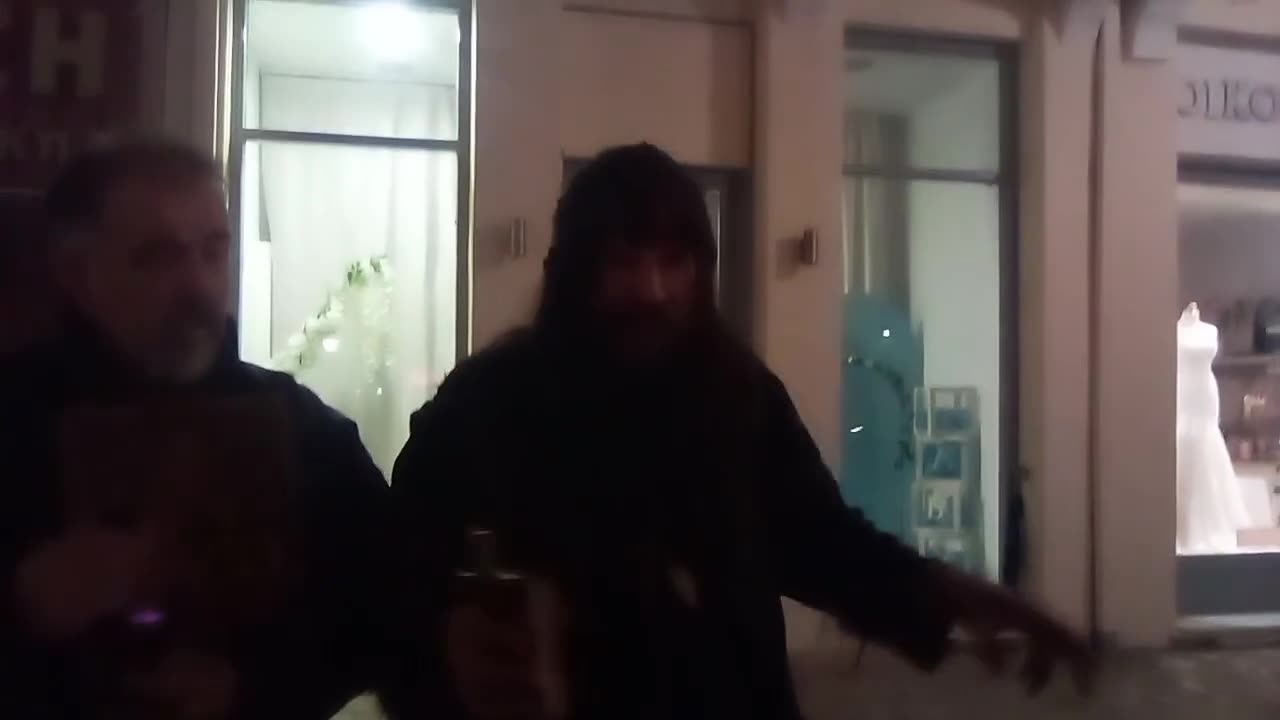 ΕΙΤΕ ΦΤΕΙΝΑΝΕ ΕΊΤΕ ΚΑΤΟΥΡΑΓΑΝΕ