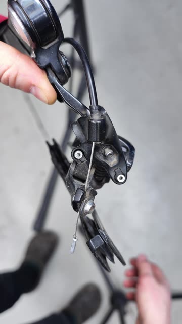 Rear derailleur became very slow.