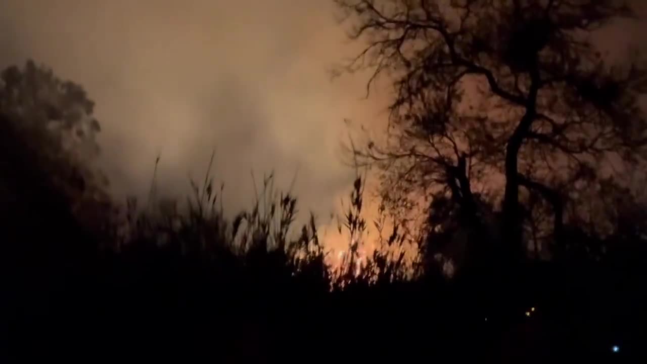 Winds increasing around the Auto Fire in Ventura, California but these incredible