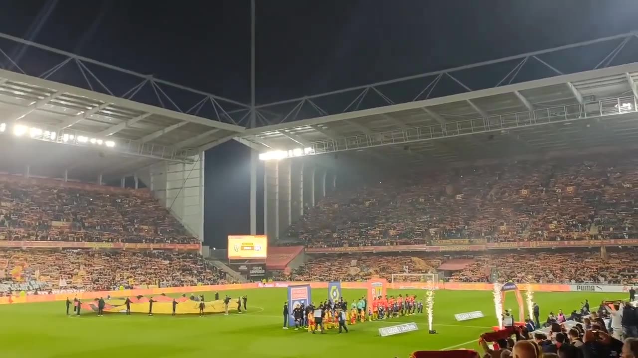 RC Lens vs Olympique Lyon fantastic atmosphere