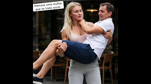 Namore uma mulher que te trate assim