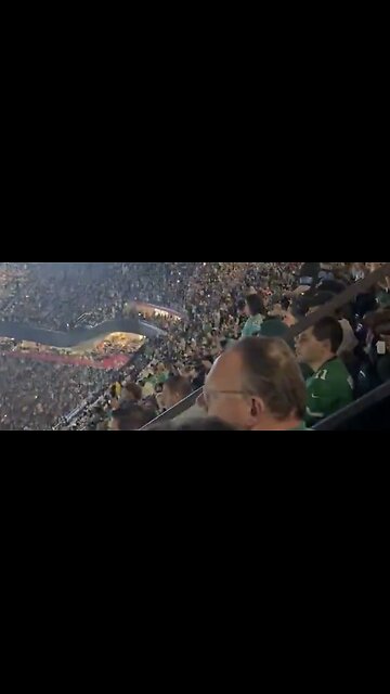 Here is the crowd during the Super Bowl halftime performance