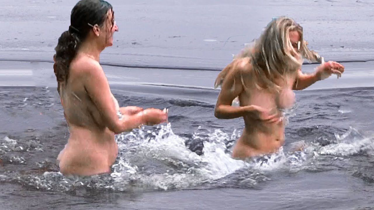 Winter Swimming in Bikini ❄️ | Ice Bath Challenge | Cold Water Benefits