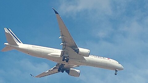 Airbus A350 F-HTYJ coming from Paris to Fortaleza