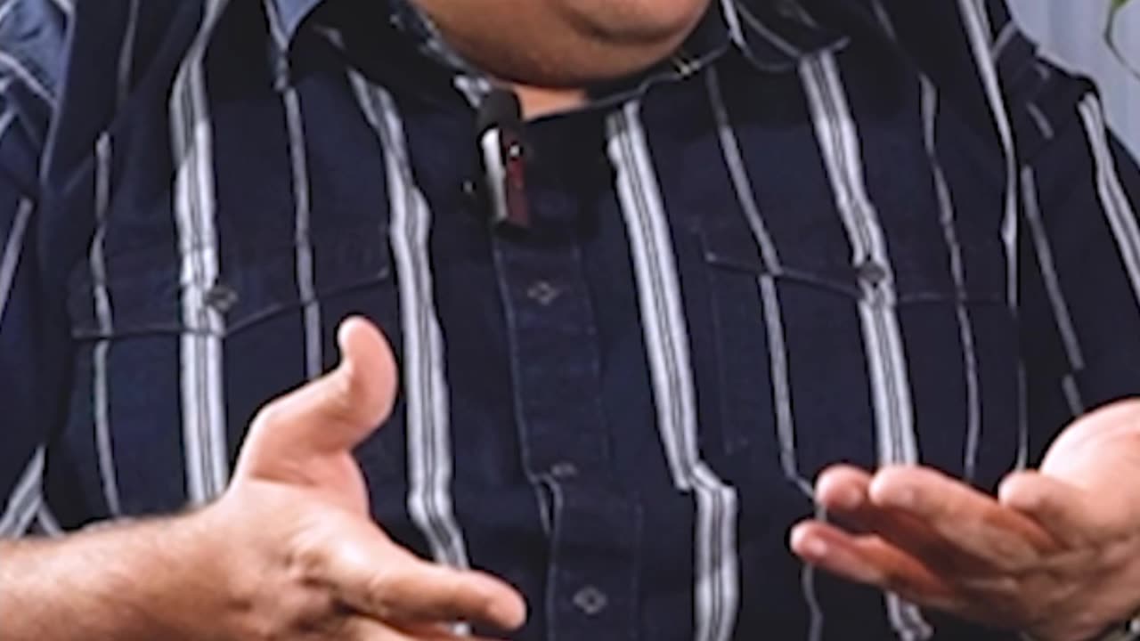 Mandar Bhide's insights on punchlines in stand-up comedy gigs.