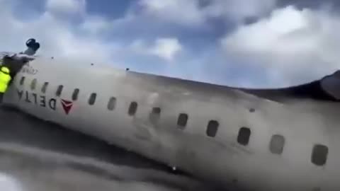 Un pasajero del vuelo de Delta Airlines que se estrelló hoy en Toronto.