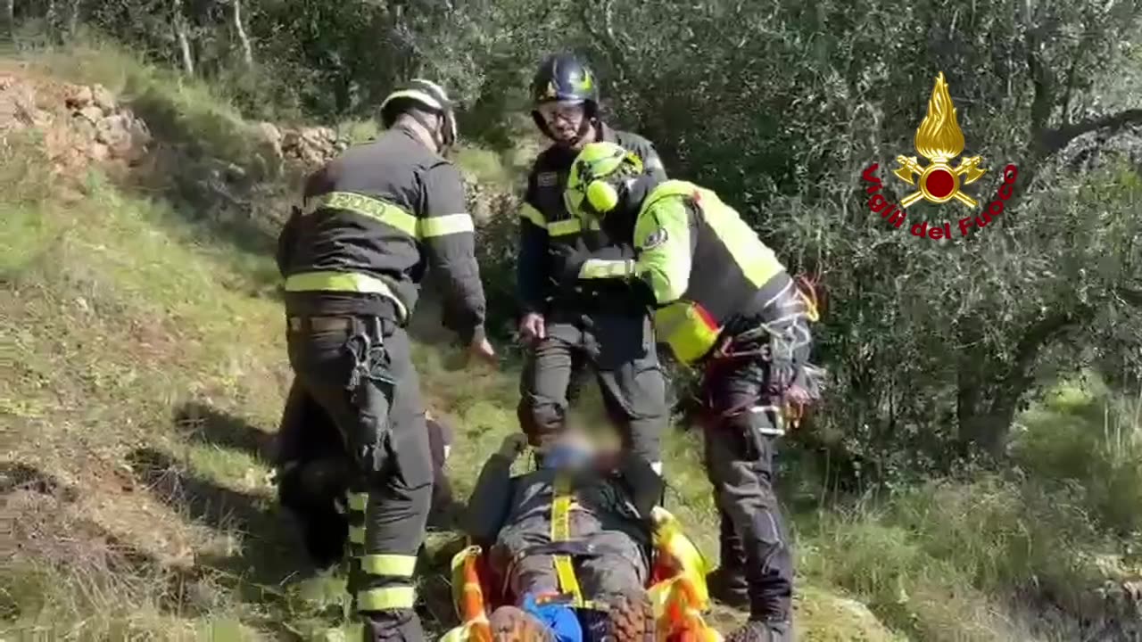 SAN GIULIANO TERME (PI) -SOCCORSO CON ELICOTTERO ESCURSIONISTA INFORTUNATO (17.02.25)