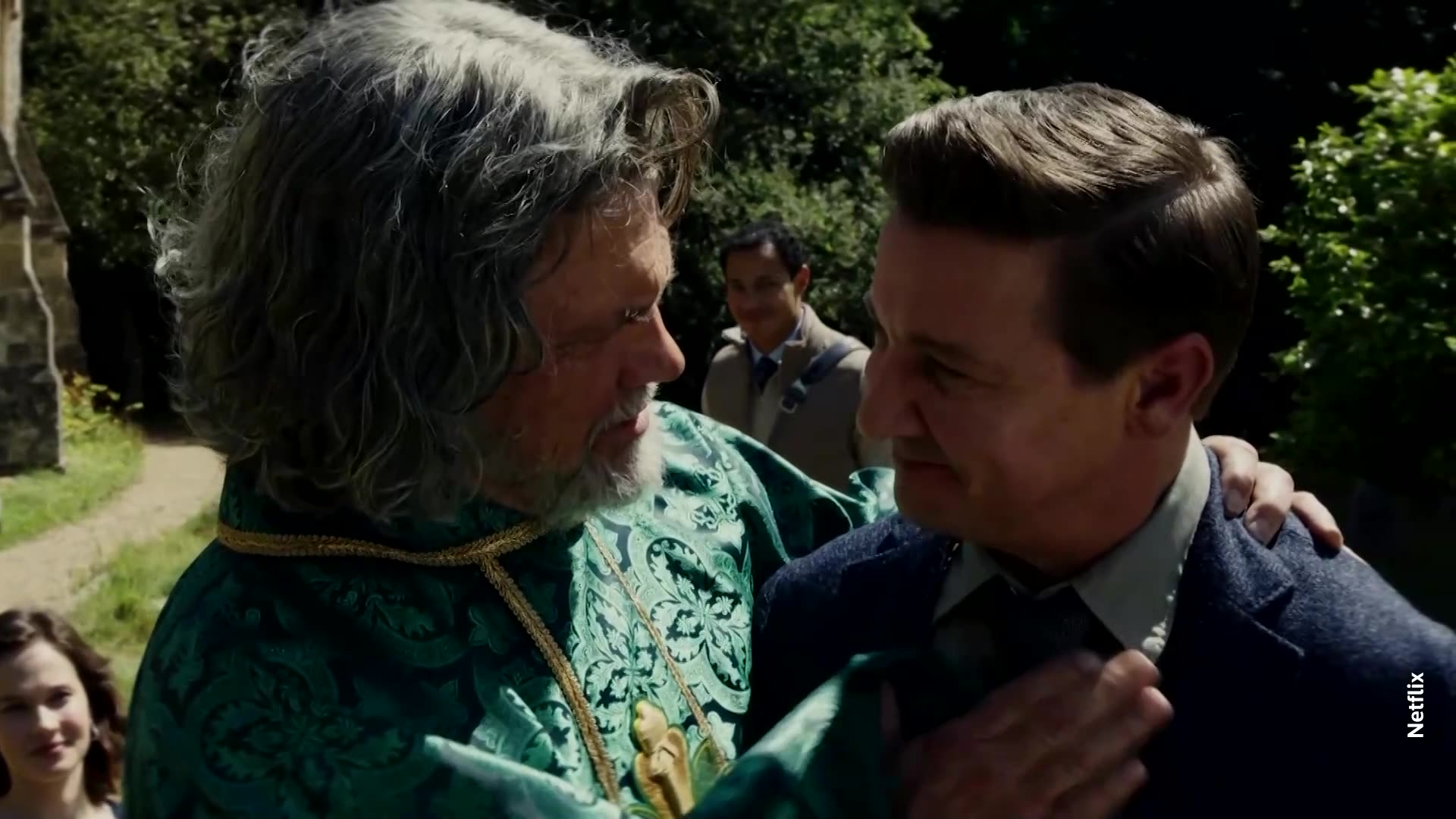 Josh OConnor and Glenn Close star in latest Knives Out movie