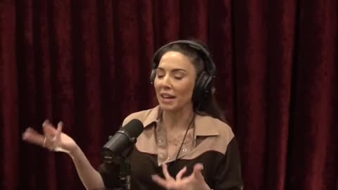 JRE 🐒 The Minnesota Somali Daycare Fraud Scandal: Whitney Cummings