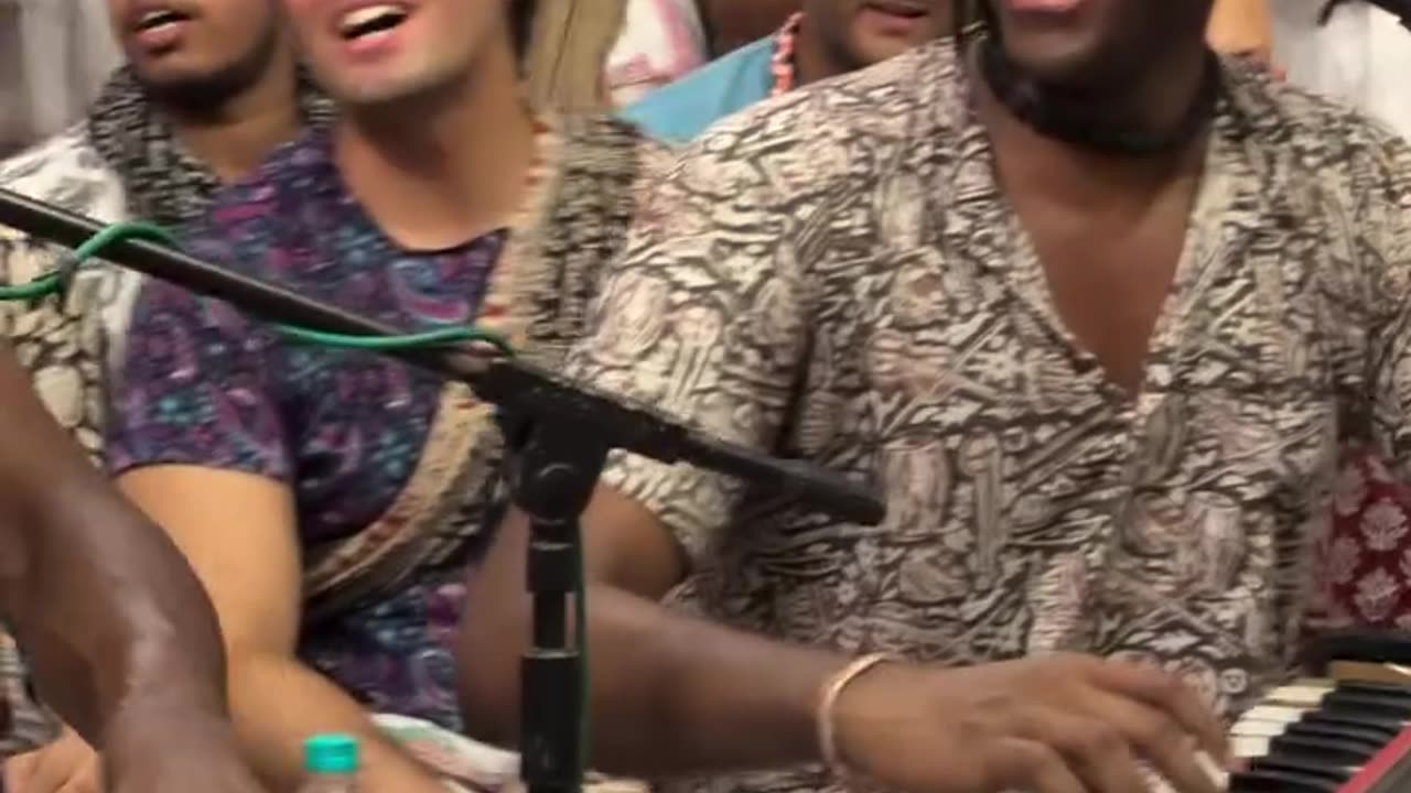 Temple kirtan at Iskcon Mayapur, India November 2025