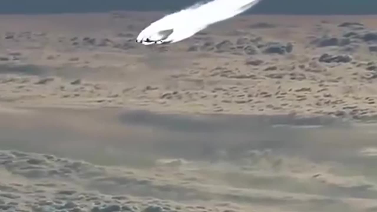 Boeing 747 at cruise speed seen from another plane