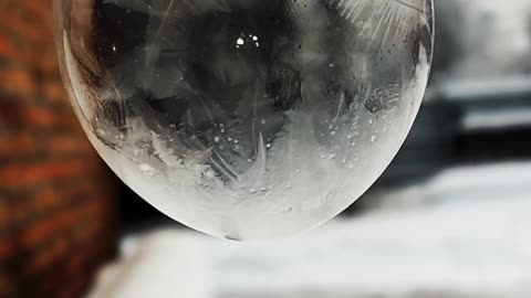 You Won't BELIEVE What Happens to a Soap Bubble at -25°C! ❄️