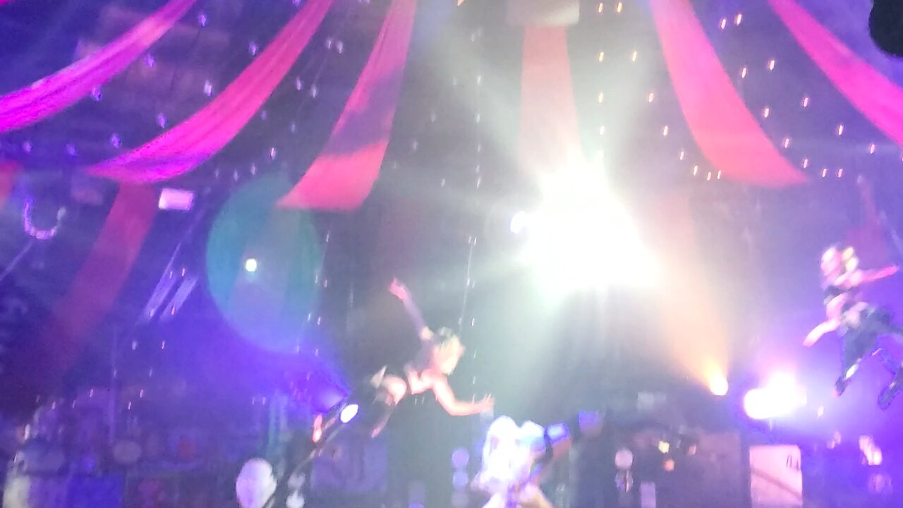 CIRQUE DU SOLEIL