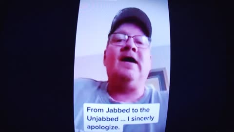 a vaxxed guy saying he is sorry to the unvaxxed for not listening to us