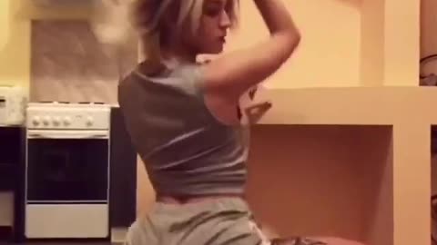 Slim Thick Bubble Butt Throwing it back on you.