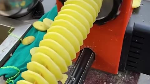 Amazing potato spiral cutter!.hd