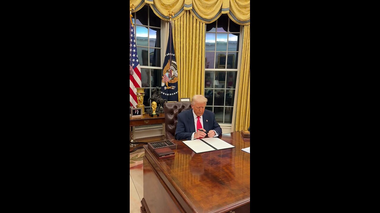 Trump signs EO establishing a "Strategic Bitcoin Reserve" using Bitcoin owned by the government