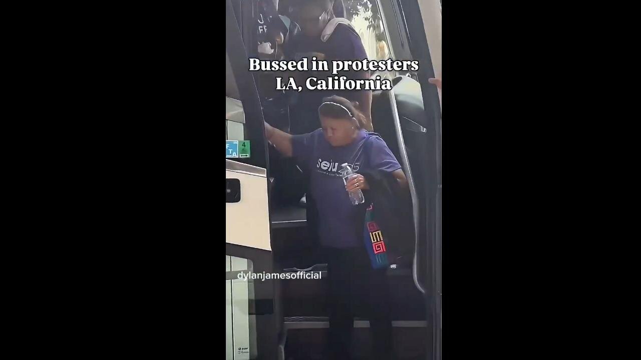 LA, California: Protesters bussed in, paid & organized by Service Employees Intern'l Union