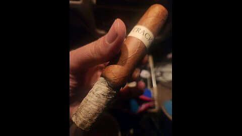 Track 7 Connecticut by Flatbed Cigar Company 6x60 Review