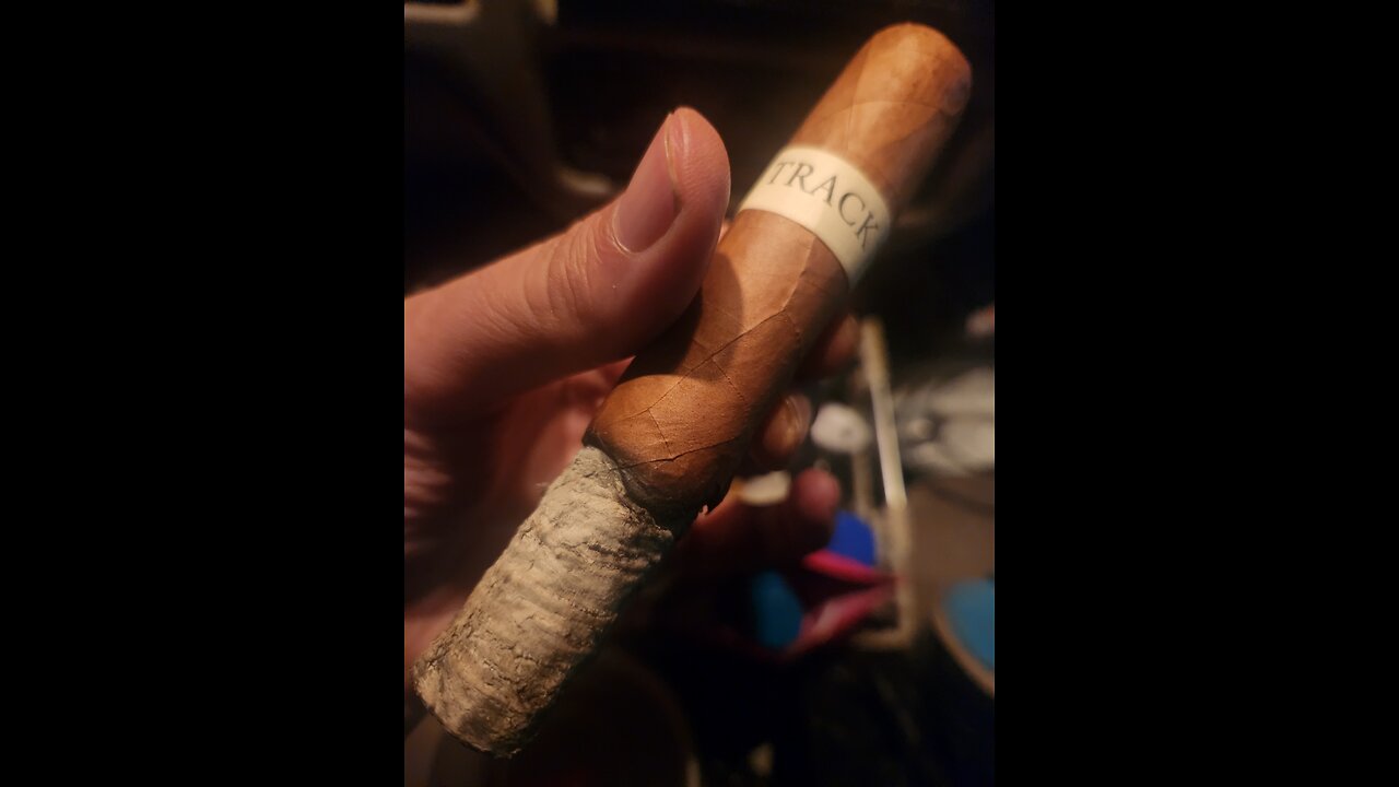 Track 7 Connecticut by Flatbed Cigar Company 6x60 Review