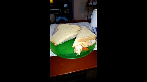 Eating Oscar Meyer Deli Fresh Smoked Turkey Breast, Dbn, MI, 12/17/25