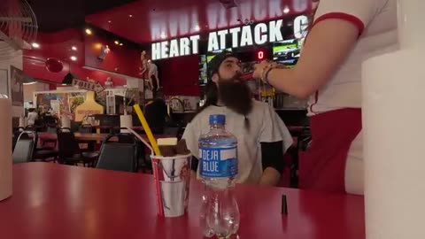 EATING THE 20,000 CALORIE OCTUPLE BYPASS BURGER AT THE HEART ATTACK GRILL IN VEGAS