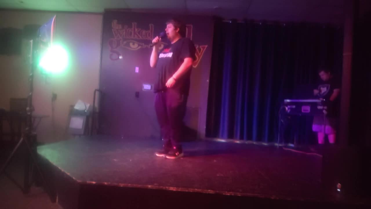 AUTISTIC MAN KILLS JUSTIN BIEBER- BABY LIVE COVER