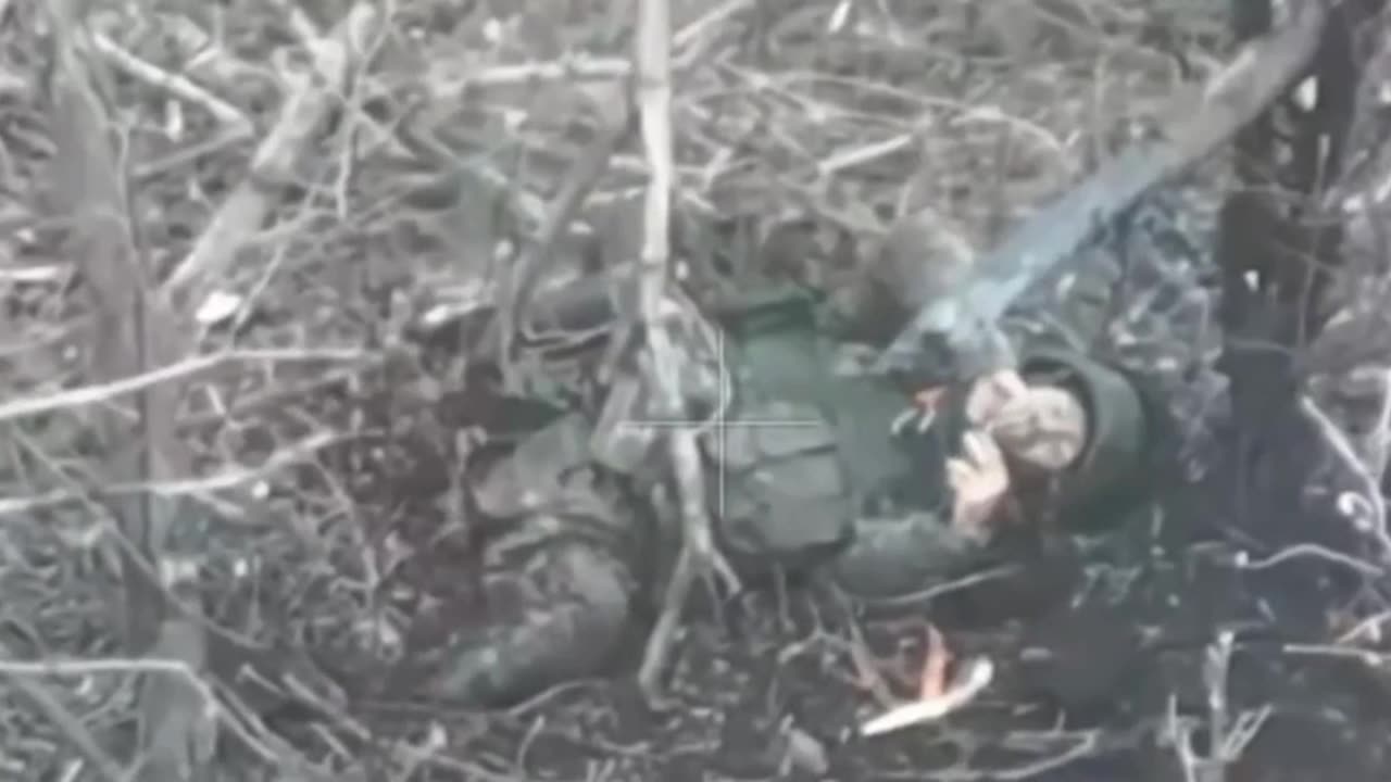 Russian-Ukraine War 18++ Russian soldier frags himself