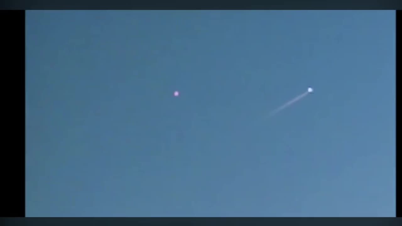 😱🛸 Daytime UFO Sighting: What Is This Object Doing? | TheTruthAbove