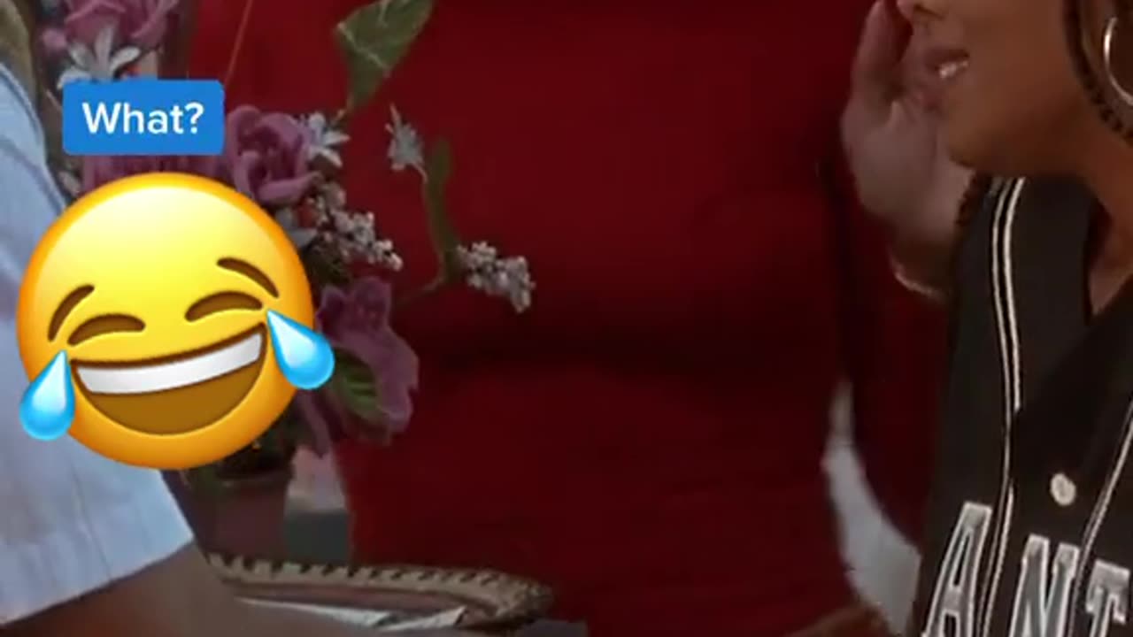 Lol.This is funny😂 someone tell me the name of this movie 🎥🍿