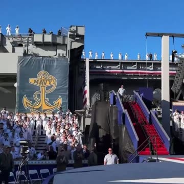 Dança de Donald Trump com os Marinheiros da Marinha!