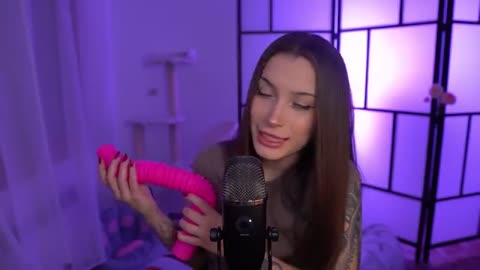 I fall in love with you while I ASMR you 💕