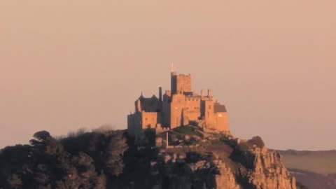 More weirdness over Newlyn, Cornwall - drone? No moon?