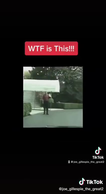 ANYONE REMEMBER THIS CURIOUS BIT OF ACTING 🎭 BETWEEN SLICK WILLY AND KEVIN SPACEY❓