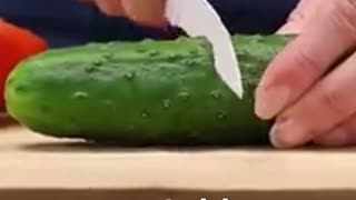 This Paper Knife Slices a Tomato #paperphysics #diyknife #shorts