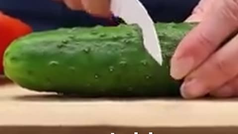 This Paper Knife Slices a Tomato #paperphysics #diyknife #shorts