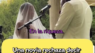 Una novia rechaza pronunciar "en la pobreza" en la ceremonia de boda