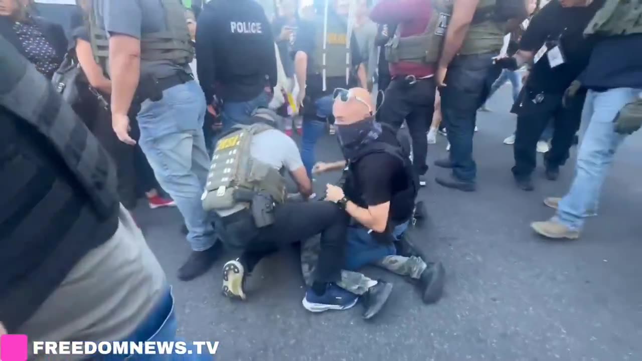 BREAKING: DHS agents are doing TAKEDOWNS of supposed illegals and rioters