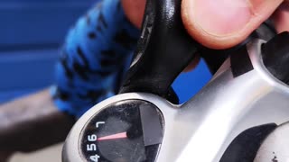 My bike's rear derailleur broke. How does it work?