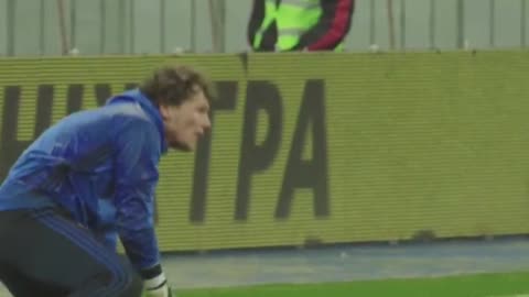 Alexander Isak is heavily criticized