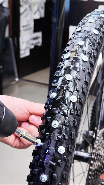 I tuned my bike's tire. Now my bicycle rides much better on ice!