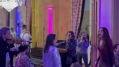 Incredible: The most EPIC Bella Ciao FLASHMOB 🤯 The end will blow your mind 😍