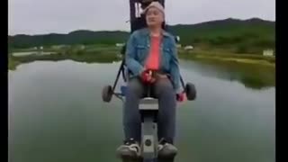 Muere el influencer chino Tang Feiji tras accidente de helicóptero transmitido en vivo