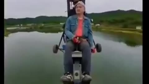 Muere el influencer chino Tang Feiji tras accidente de helicóptero transmitido en vivo