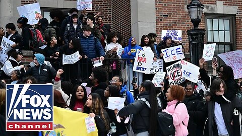 Failing Schools Allow Students to Skip Class to Protest ICE